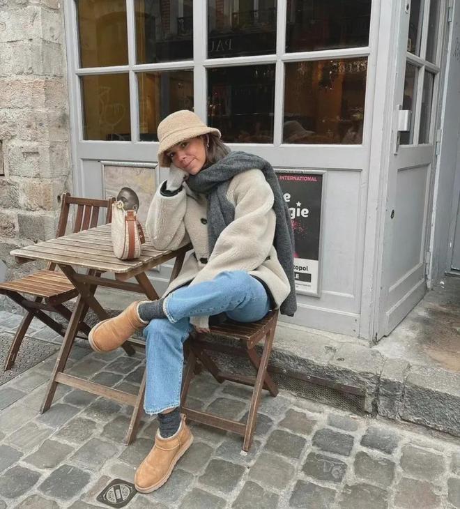 双鞋”才是今年最流行的穿搭时髦又好看！AG旗舰厅·(中国)网站“牛仔裤＋这(图7)