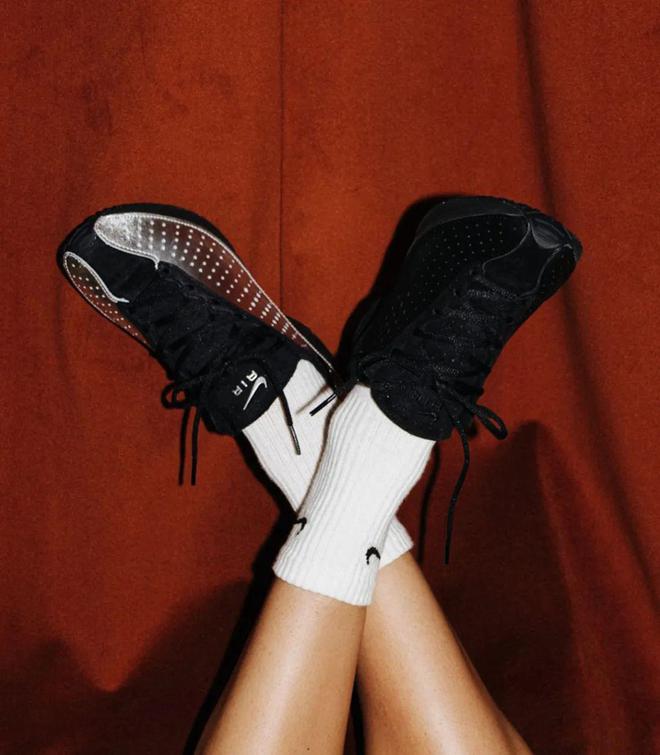 招牌色这4双sneakers值得一冲！AG旗舰厅中国区当「液态银」成春夏潮人(图12)