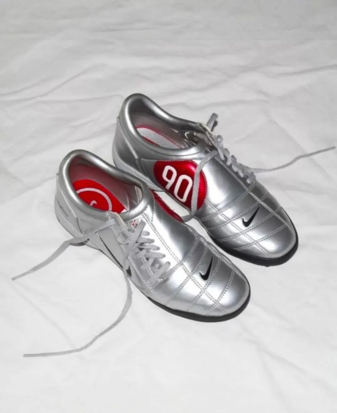 招牌色这4双sneakers值得一冲！AG旗舰厅中国区当「液态银」成春夏潮人(图20)